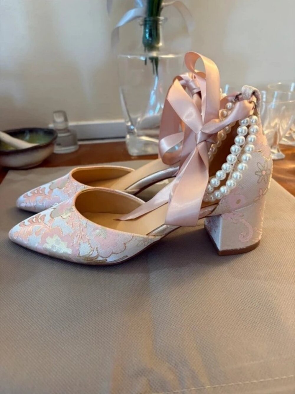 As 7.5 Rococo style 2inch heels - Picture 2 of 4